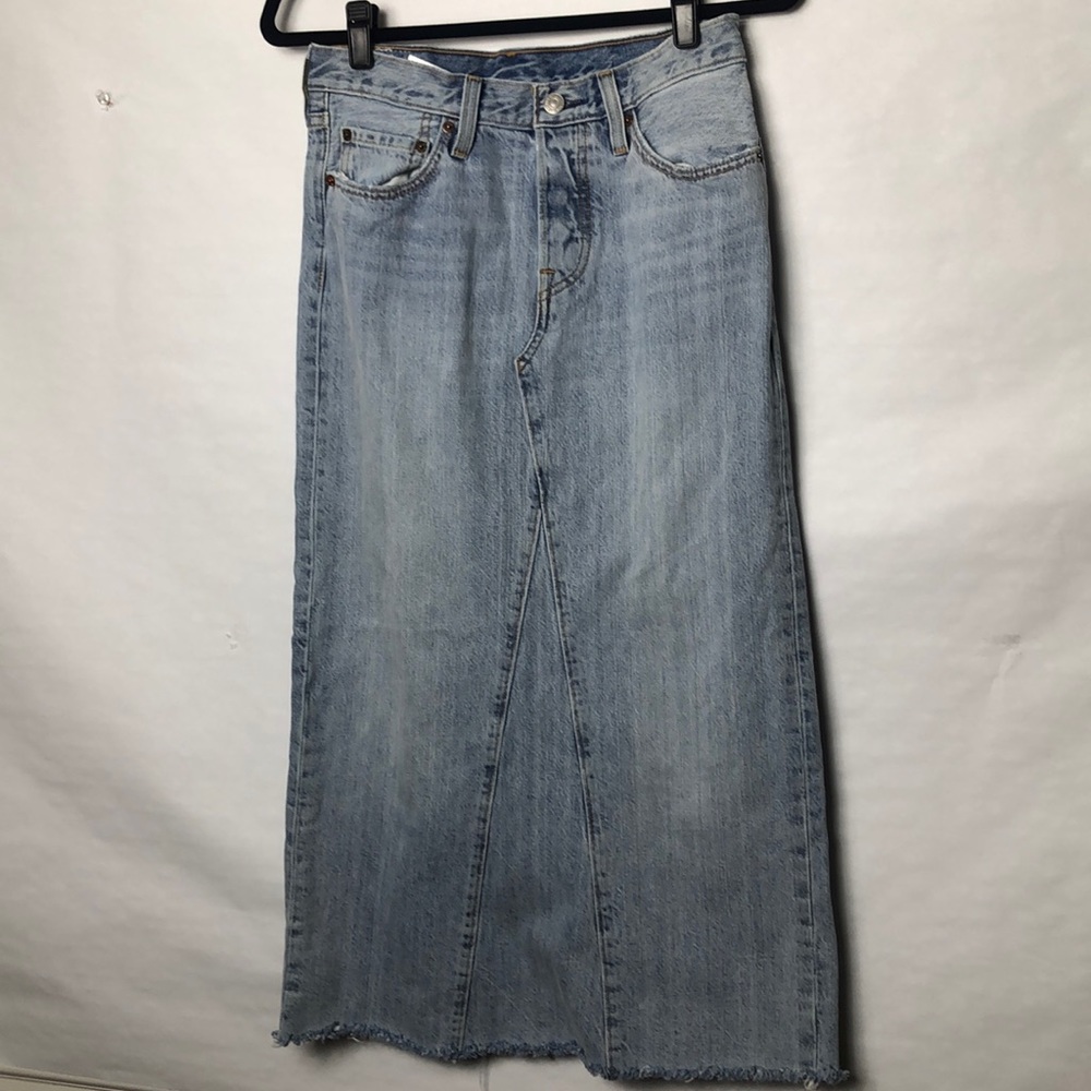 Levi’s midi distressed wash jean skirt